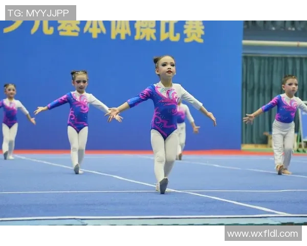 体操运动员的成长与挑战：从少年到世界舞台的拼搏历程与心路历程